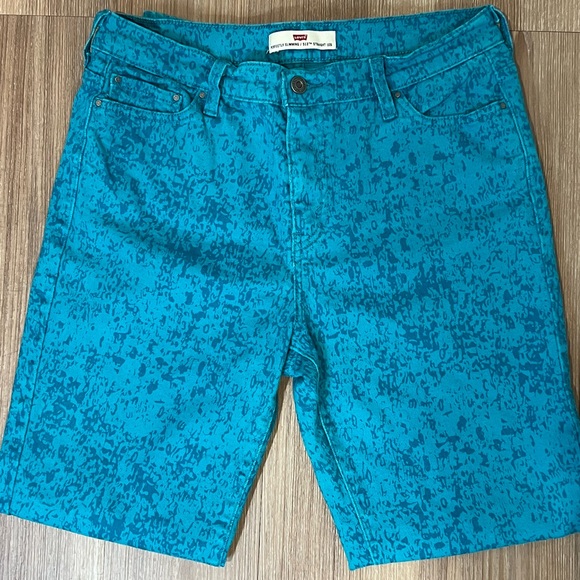 Levi’s Women Perfectly Slimming 512 Straight Leg - Picture 6 of 7